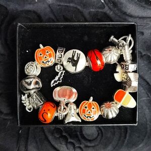 Happy Halloween Danbury mint charm bracelet new